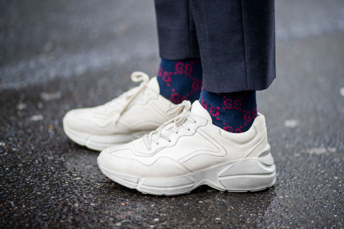 STREET STYLE INSPIRACE: Jak nosit bílé tenisky STREET STYLE INSPIRACE: Jak nosit bílé tenisky