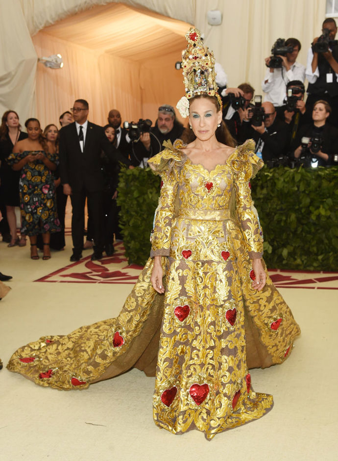 Sarah Jessica Parker v šatech Dolce & Gabbana.
