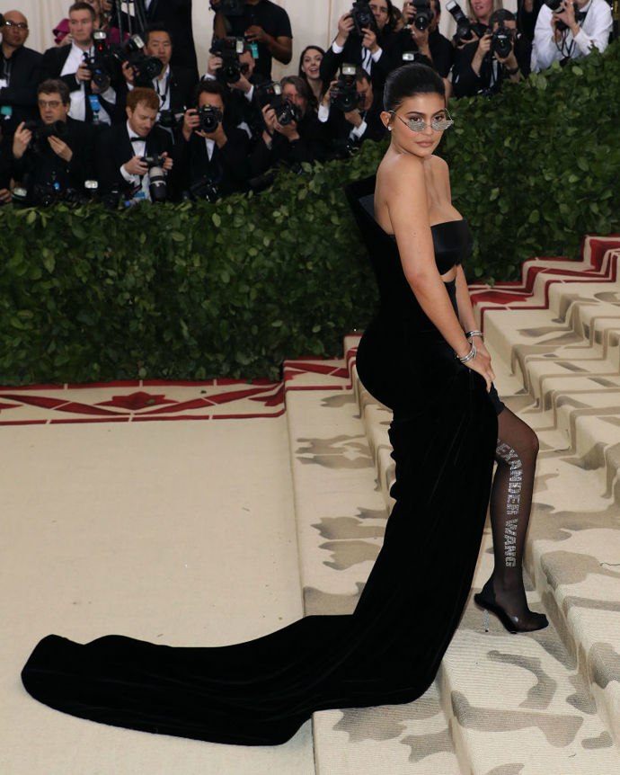 Kylie Jenner v šatech Alexander Wang.
