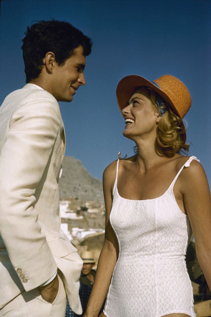 1961

Jednodílné plavky byly ale stále populární, ne každá žena měla v tu dobu dostatek odvahy na bikini.

