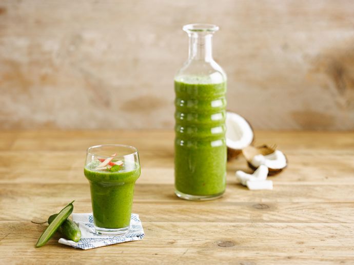 Kokosové smoothie ideální po cvičení

Potřebujete:
půlku okurky
180 g baby špenátu
půlku jablka
10 lžic nakrájené čerstvé máty
500 ml kokosového nápoje (např. Alpro Original)

Příprava:
Jablko a okurku pokrájete, vložte do mixéru, přidejte listy špenátu a mátu a přilijte kokosový nápoj. Rozmixujte v hladké smoothie.

 
