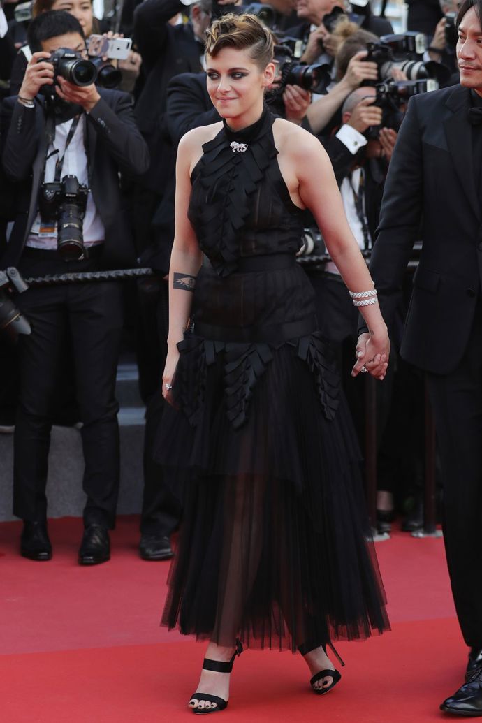 Kristen Stewart v Chanel šatech s botami Guiseppe Zanotti
