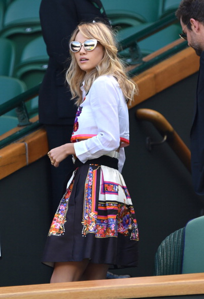 Suki Waterhouse
Suki Waterhouse