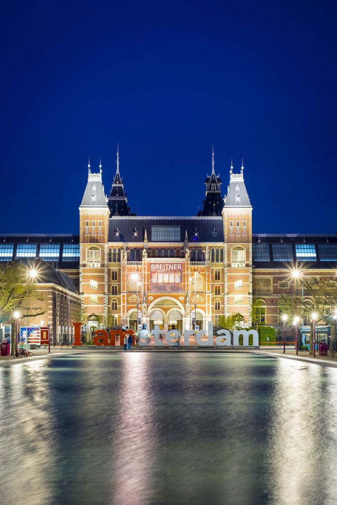 Rijksmuzeum, Amsterdam

Jedna z největších atrakcí v Amsterdamu vystavuje díla od Rembrandta, Vermeera a Van Gogha.

Rijksmuseum.nl
