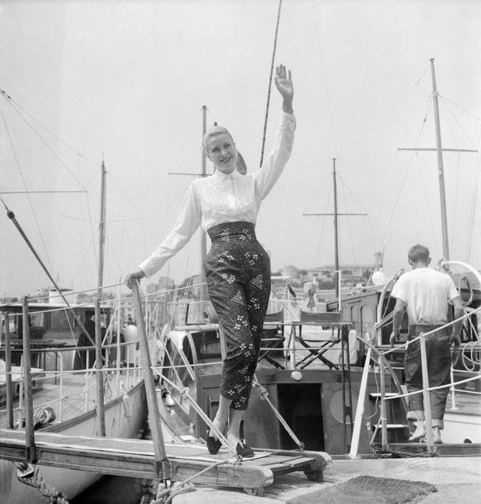Grace Kelly, 1955

Dokonalost s vysokým pasem
