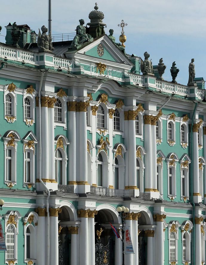 Ermitáž, Petrohrad

Ermitáž nabízí přes milion uměleckých děl. Každý si zde najde to své, od Etruských pokladů až po japonský porcelán.

Hermitagemuseum.org
