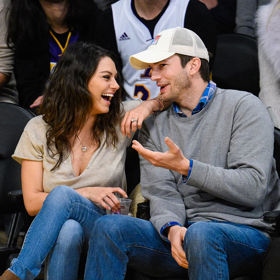 Mila Kunis a Ashton Kutcher

Tento pár o své svatbě neprozradil vůbec nic. Všichni fanoušci televizního seriálu Zlatá sedmdesátá mohou být však spokojeni, že Jackie a Kelso jsou konečně spolu.
