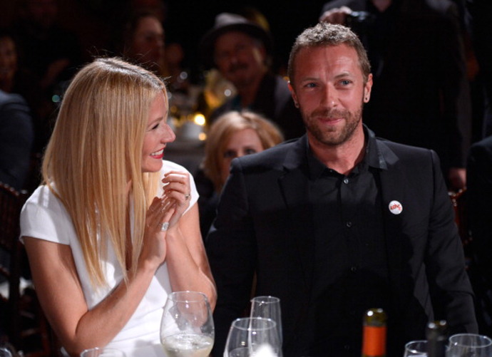 Gwyneth Paltrow a Chris Martin

Zpěvákovi skupiny Coldplay a slavné oscarové herečce se podařilo svatbu utajit natolik, že dodnes vlastně nikdo neví, kdy přesně se tito dva v Santa Barbaře v roce 2003 vzali.
