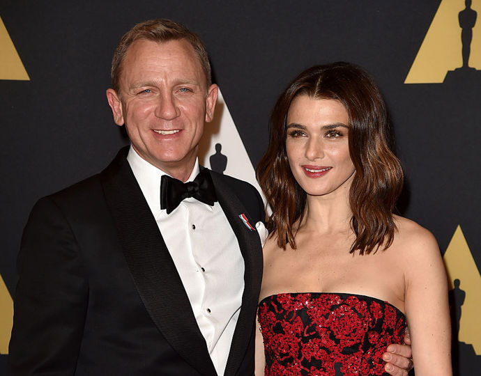 Daniel Craig a Rachel Weisz

Hráli spolu manželský pár ve filmu Dům snů, ale až do roku 2011 se oficiálně manželi nestali. Jejich svatba byla jen malý obřad v New Yorku s pouhými čtyřmi dalšími lidmi včetně jejich syna a dcery.

