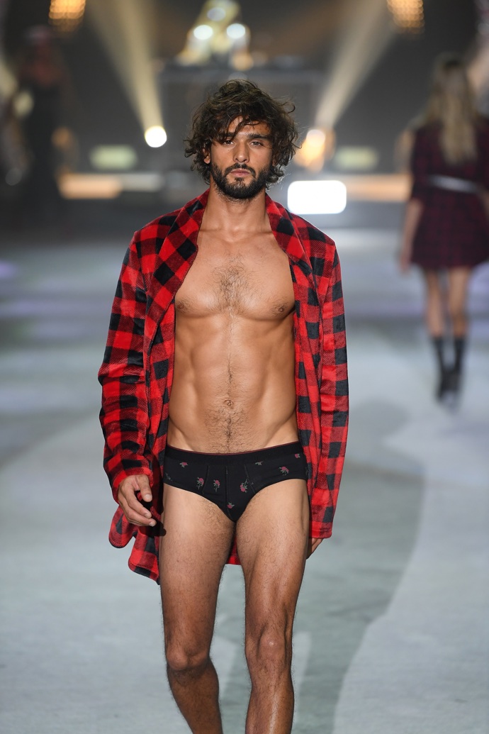 Nejnovější modely od TEZENIS Nejnovější modely od TEZENIS