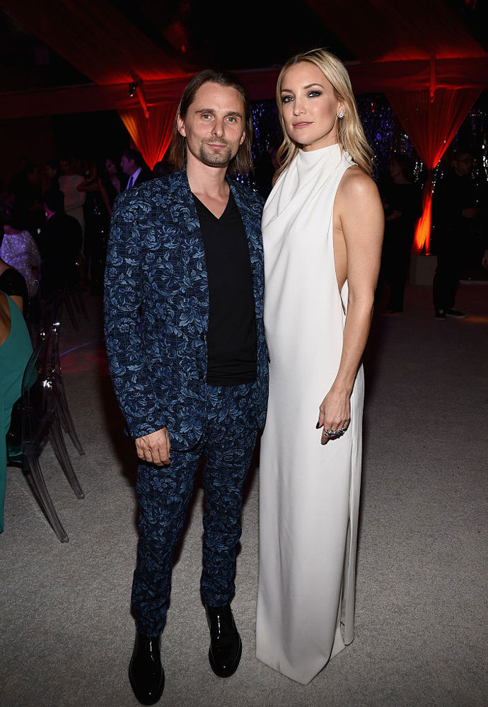 Kate Hudson a Matt Bellamy

Dnes už spolu herečka Kate Hudson a zpěvák kapely Muse Matt Bellamy nejsou, ale jejich zasnoubení trvalo tři roky. Potkali se v roce 2010 a zasnoubili se hned o rok později, mají spolu syna Binghama Hawn Bellamyho. Vztah ukončili v roce 2014. Matt Bellamy je nyní od Vánoc minulého roku zasnoubený s modelkou Elle Evans.
