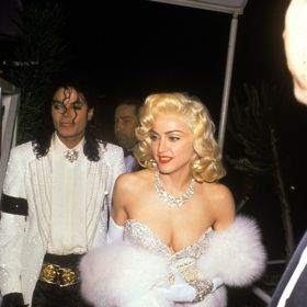 1991

Madonna jako Marilyn Monroe na předávání Oscarů v doprovodu Michaela Jacksona.
