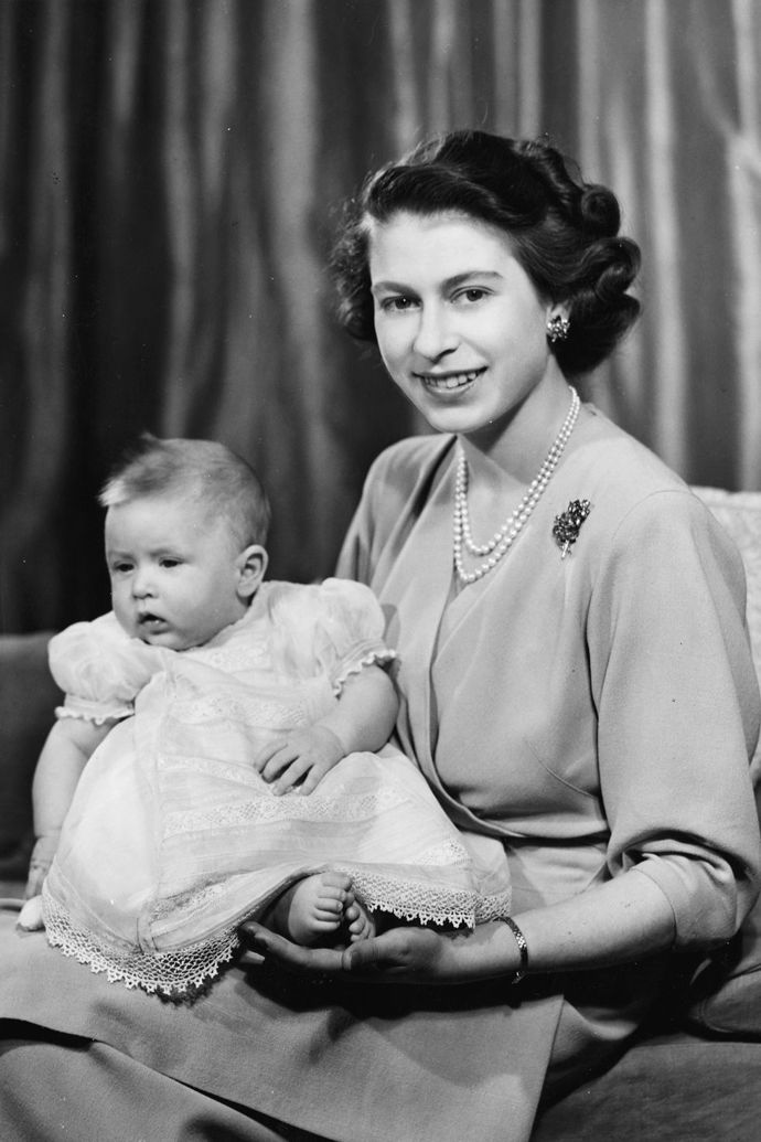 1949

Alžběta s princem Charlesem
