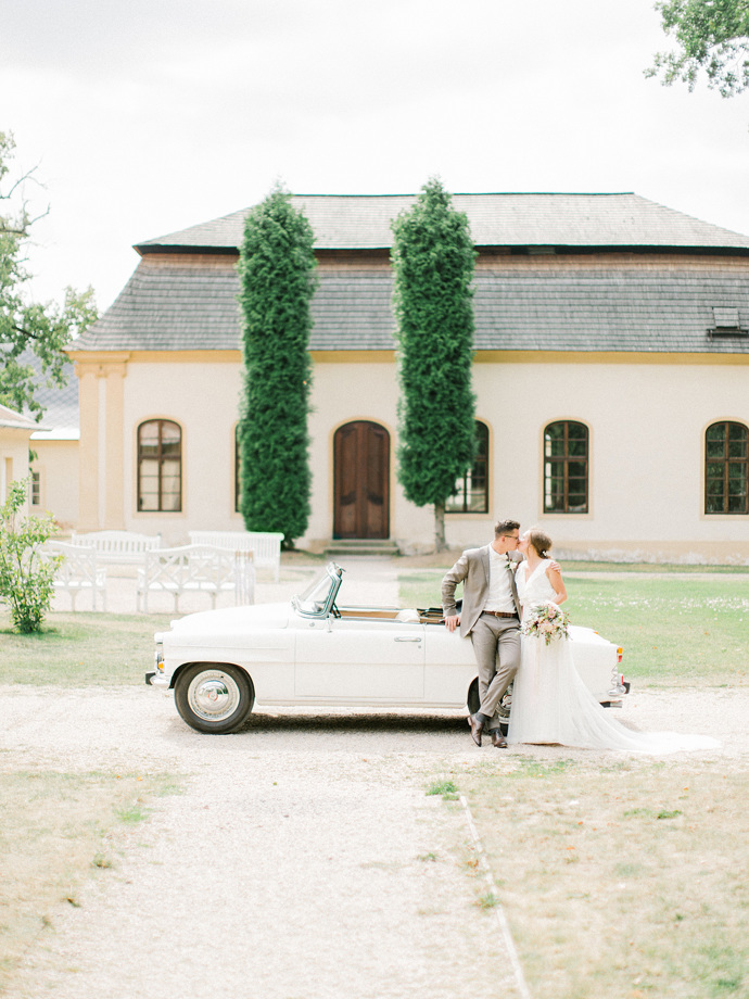 Stylovou jízdu novomanželům zajistila firma Oldtimer Car.
