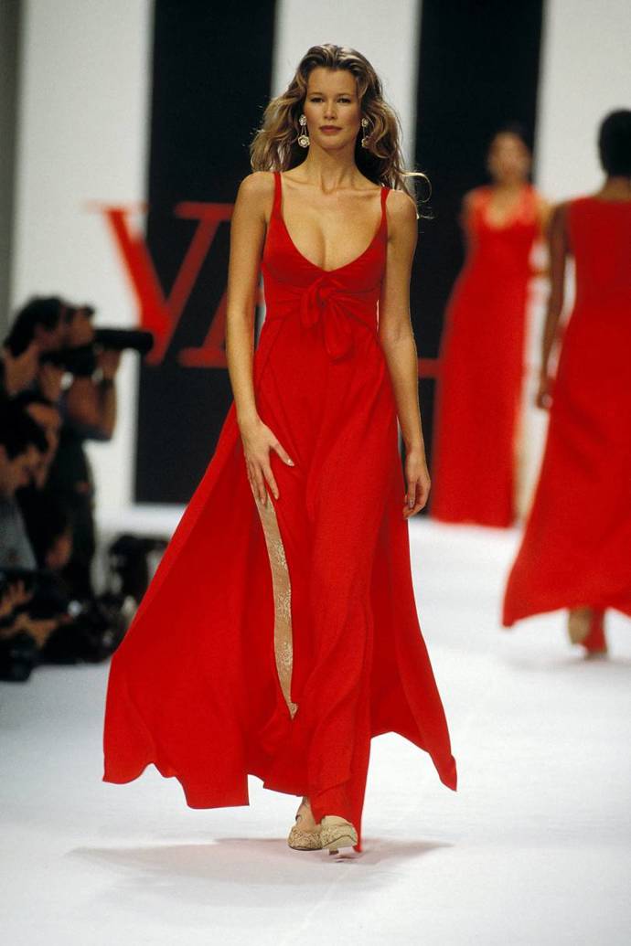 říjen 1993

Přehlídka Valentino jaro/léto 1994.
