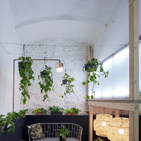 interiér coworkingového centra Social Reactor v Brně od studia KOGGA