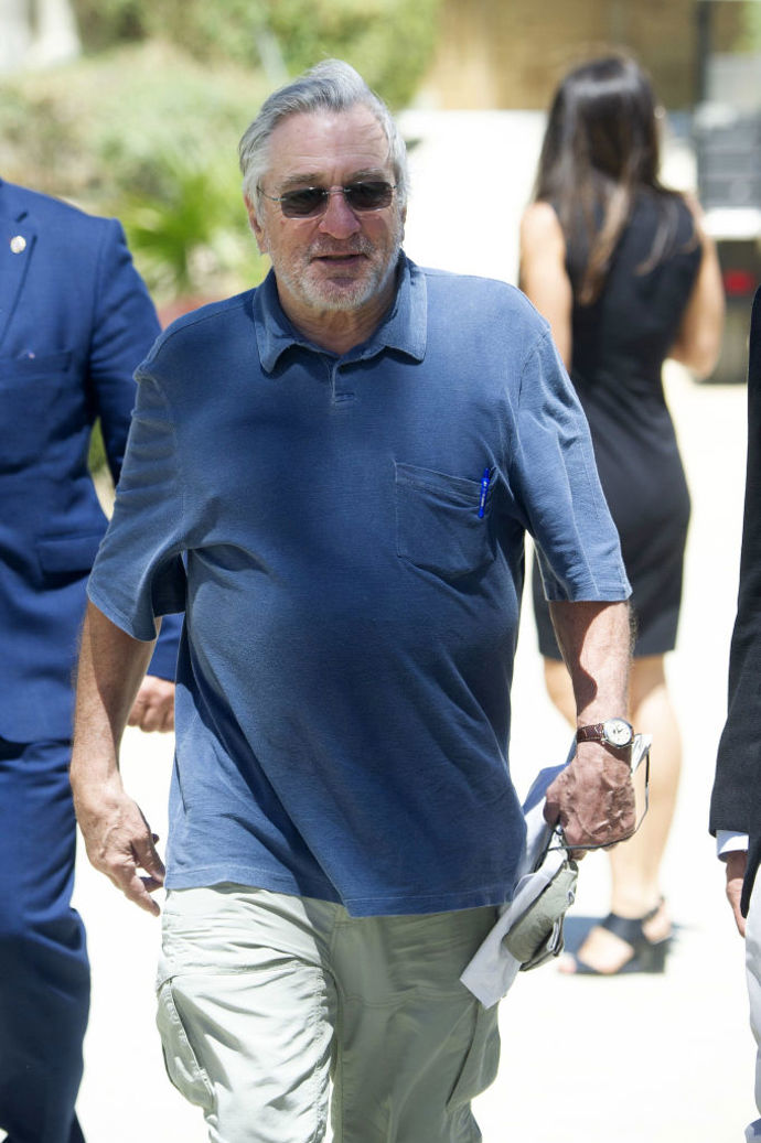 Robert De Niro

Herci je 70 let. Jeho nejstraší dceři je 50, nejmladší 6 let.

 
