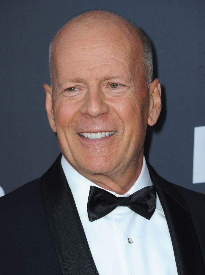 Bruce Willis

Dnes je mu 62 a poslední dcera se mu narodila v roce 2014.
