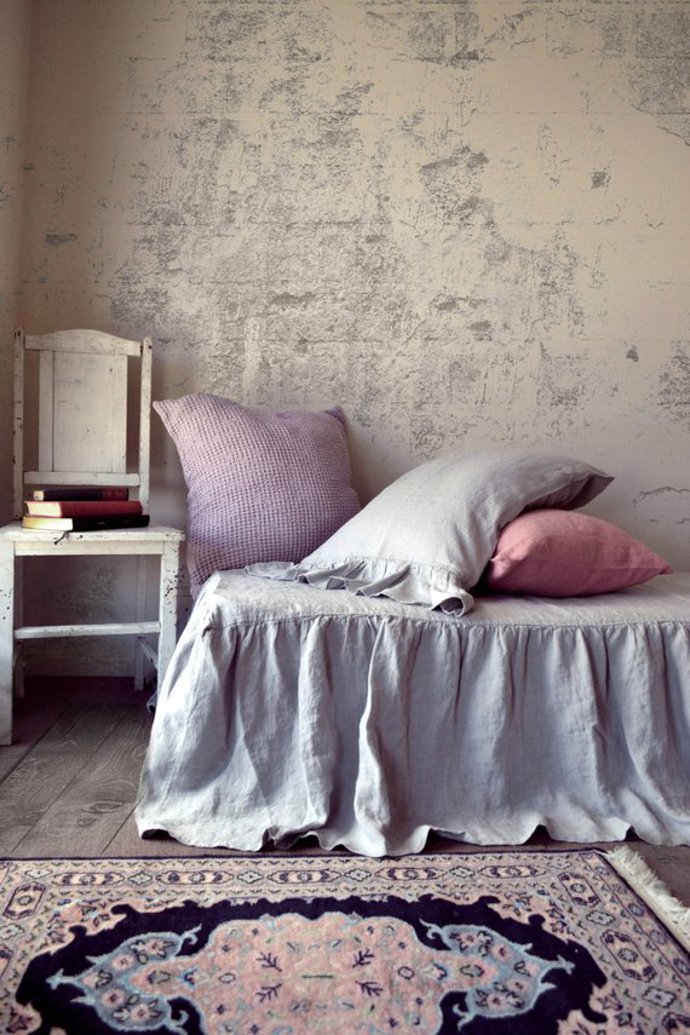 S kanýrem jako přehoz, sepraný len, House of Baltic Linen, 120.72 €, koupíte na Etsy
