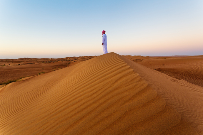 Omán

Omán je bezpochyby o něco klidnějším místem než nedaleká Dubaj či další emiráty. Navíc se zde můžete vydat na výpravu na poušť v příjemných teplotách mezi 20 a 30 stupni Celsia. Také nesmíte vynechat pohoří Al-Hadžar a Ománský záliv.

