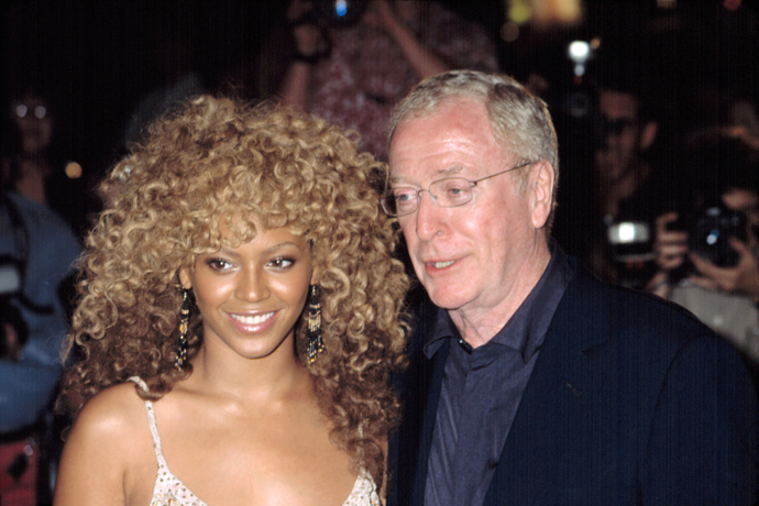 V době, kdy Beyoncé zazářila ve filmu Austin Powers - Goldmember, už byly Destiny's Child na vrcholu slávy. Následovaly snímky Pokušení a Růžový panter v roce 2006, pak ale přišly oscarové Dreamgirls. Poté jsme Beyoncé mohli vidět ještě v Cadillac Records a Posedlá, od té doby se ovšem v mnoha filmech neobjevila. To se však změní příští rok, kdy její hlas uslyšíme v remaku Lvího krále.
V době, kdy Beyoncé zazářila ve filmu Austin Powers - Goldmember, už byly Destiny's Child na vrcholu slávy. Následovaly snímky Pokušení a Růžový panter v roce 2006, pak ale přišly oscarové Dreamgirls. Poté jsme Beyoncé mohli vidět ještě v Cadillac Records a Posedlá, od té doby se ovšem v mnoha filmech neobjevila. To se však změní příští rok, kdy její hlas uslyšíme v remaku Lvího krále.