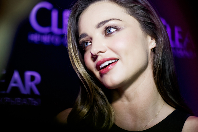 Miranda Kerr

„Každý má někdy špatný den, ale jedno je jisté: žádný mrak není tak tmavý, aby slunce nemohlo prosvítat."
