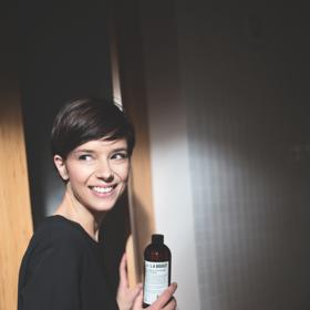 Designérka Andrea Beranová ukázala, že si s umakartovým jádrem dokáže poradit.
