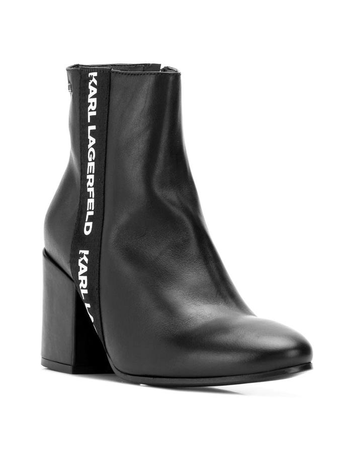 Karl Lagerfeld 7600 Kč
Karl Lagerfeld 7600 Kč