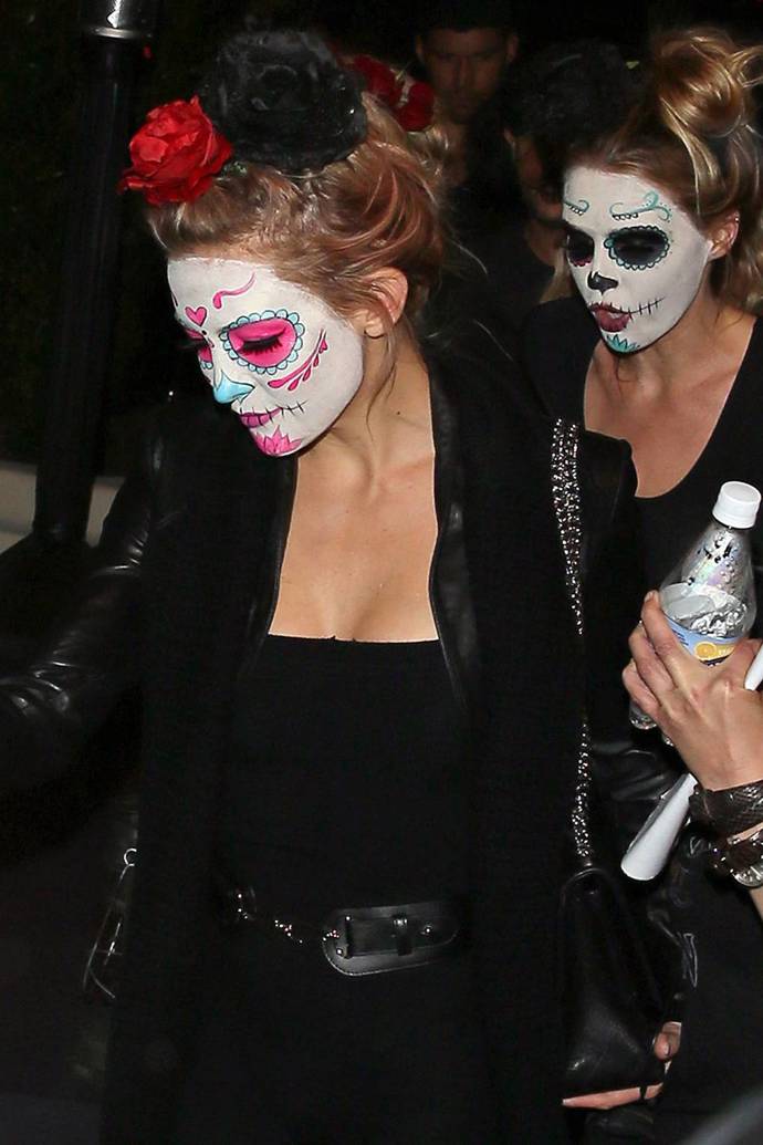 Kate Hudson s klasickým mexickým halloweenským make-upem.
