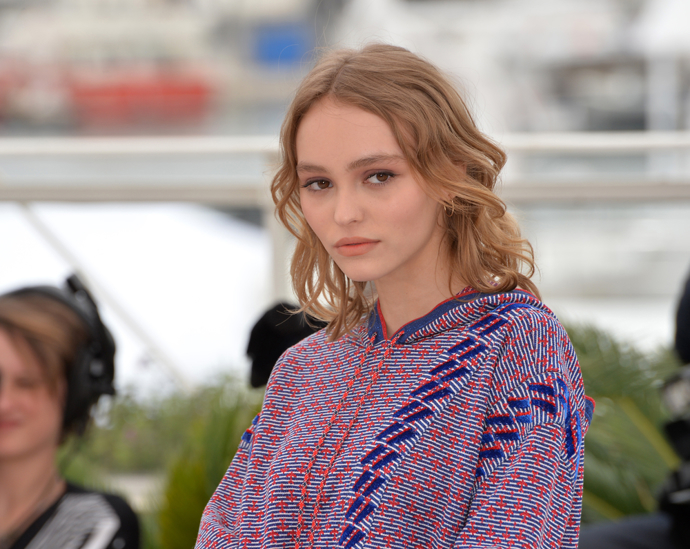 Lily-Rose je modelka, herečka a zpěvačka
Lily-Rose je modelka, herečka a zpěvačka