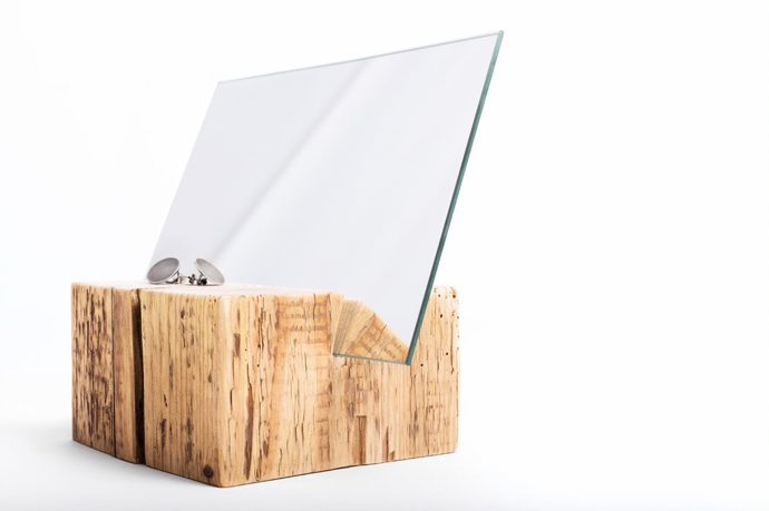 A další možnost: roční předplatné Marianne Bydlení za 699 Kč a k němu zrcadlo Lookbox od Nila Store, sklo a dřevo, 15×40×15 cm, Nila.cz, v hodnotě 990 Kč.
