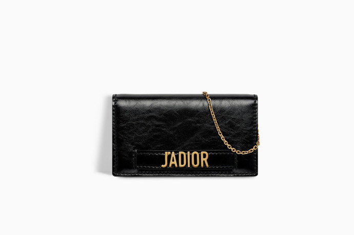 CLUTCH BAG: Psaníčka se nosí v dlani a odkládají se klidně na stůl – u tohoto typu to není společenské faux pas (zvlášť, pokud máte tuto Diorku)
CLUTCH BAG: Psaníčka se nosí v dlani a odkládají se klidně na stůl – u tohoto typu to není společenské faux pas (zvlášť, pokud máte tuto Diorku)
