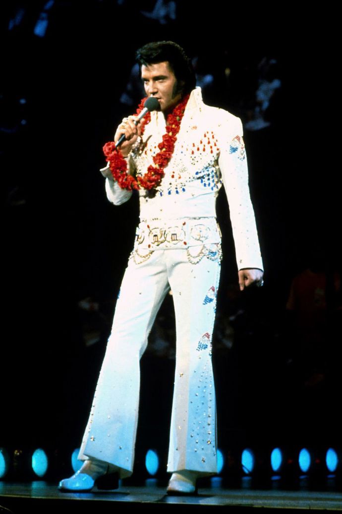 1977
Elvis Presley doporučoval svým fanouškům dlouhý spánek, protože když spíte, nepotřebujete jíst – za to zvyšujete riziko spánkové poruchy, selhání organismu a jiných zdravotních obtíží. Spánková dieta podle Presleyho se zařadila na seznam nejhorších diet století.
1977
Elvis Presley doporučoval svým fanouškům dlouhý spánek, protože když spíte, nepotřebujete jíst – za to zvyšujete riziko spánkové poruchy, selhání organismu a jiných zdravotních obtíží. Spánková dieta podle Presleyho se zařadila na seznam nejhorších diet století.