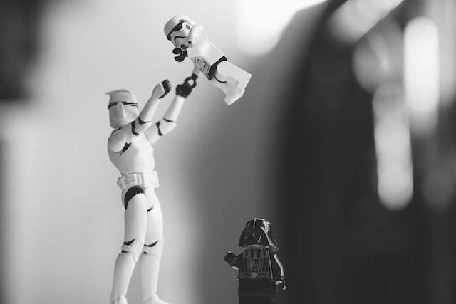 Sex s roboty, mobil místo přátel i dítě na objednávku: Kam až zajde izolace lidí?