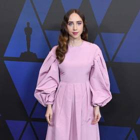 Herečka Zoe Kazan v šatech Valentino
