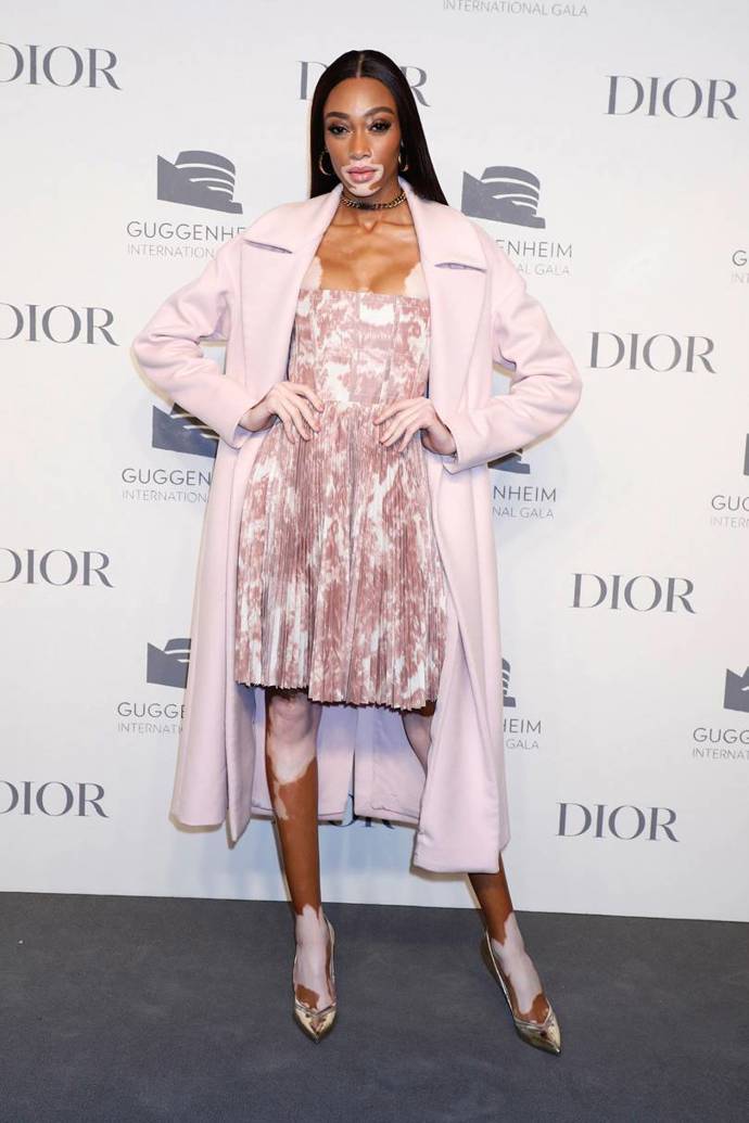 Modelka Winnie Harlow v kompletu Dior
Modelka Winnie Harlow v kompletu Dior