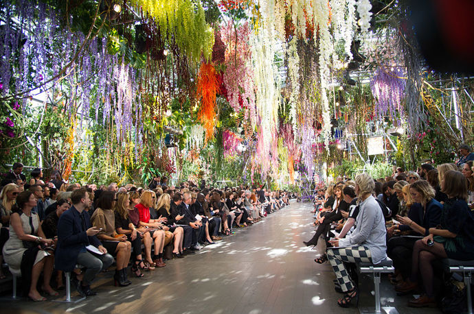 Christian Dior spring/summer 2014

Jedna z nejzdobnějších módních přehlídek vůbec
