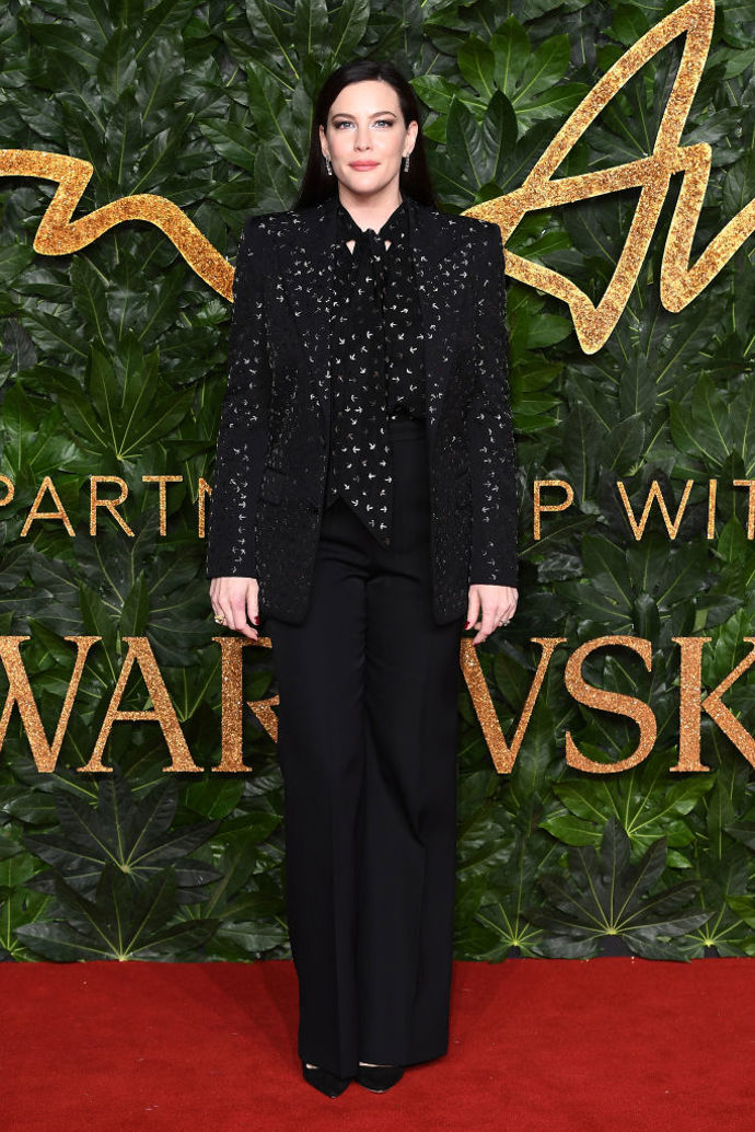 Herečka Liv Tyler v šatech Givenchy Haute Couture
