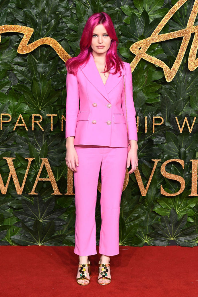 Modelka Georgia May Jagger v kompletu Mulberry
