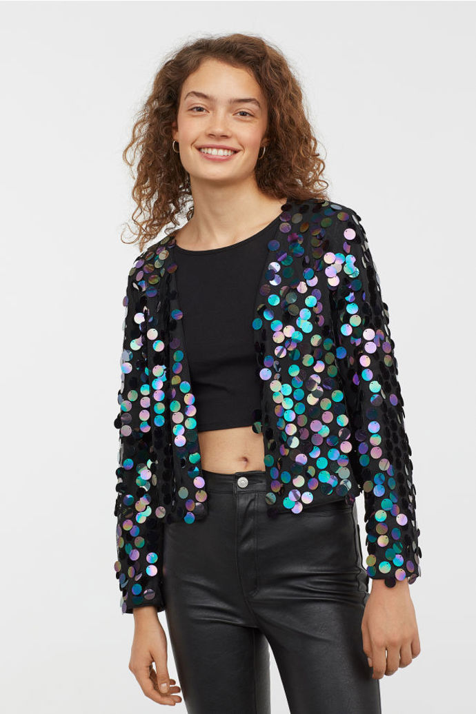 Bolerko s velkými flitry (H&M, 949 Kč) vás rozzáří.
