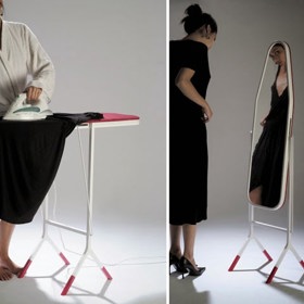 Žehlicí prkno je jednou z věcí, které (nejen) v malých bytech nejvíc překáží. Designérka Aïssa Logerot ho ale zkombinovala se zrcadlem, a tak může stát s velkou parádou kdekoliv, aniž by někomu vadilo.
Žehlicí prkno je jednou z věcí, které (nejen) v malých bytech nejvíc překáží. Designérka Aïssa Logerot ho ale zkombinovala se zrcadlem, a tak může stát s velkou parádou kdekoliv, aniž by někomu vadilo.