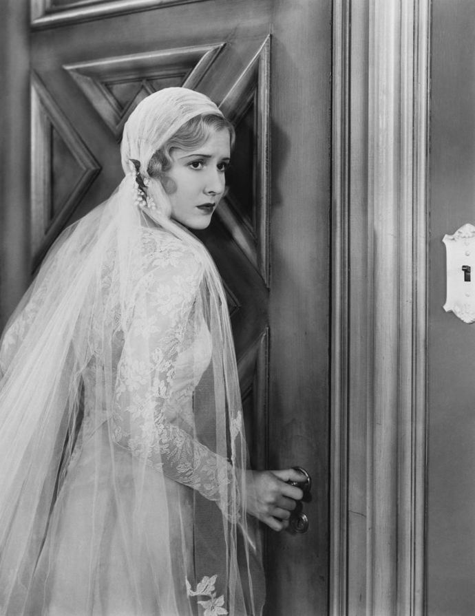 Frankenstein (1931)

Mae Clarke jako Elizabeth Lavenza
