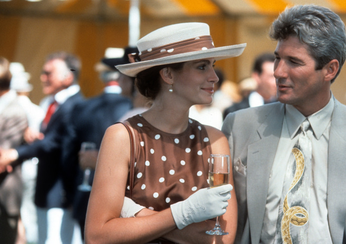 Pretty Woman

Ve snímku Pretty Woman, za který Julia získala Zlatý glóbus, oblékla mnoho stylových outfitů a tento puntíkovaný byl rozhodně jeden z nejlepších.
