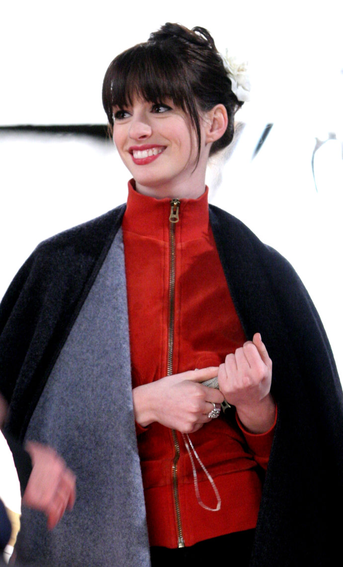 Ďábel nosí Pradu

Další herečka, která hrála hned několik postav procházejících proměnou, je Anne Hathaway. Ve filmu Ďábel nosí Pradu jí závidíme naprosto všechno oblečení, které v Runwayi dostane.
