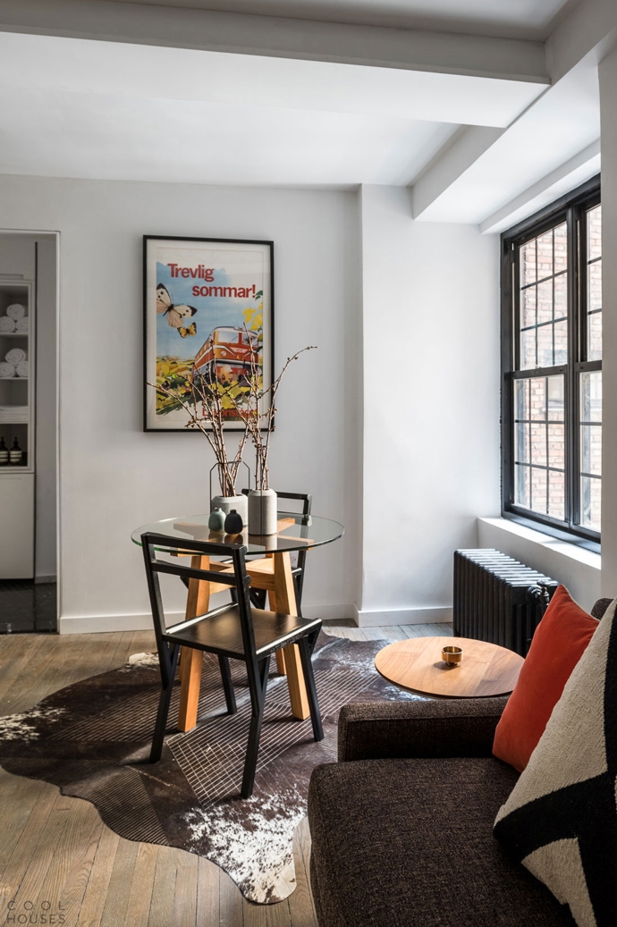 Šikovní bytoví designéři dokázali svým praktickým řešením hodnotu malého bytu na Manhattanu ještě zvýšit.
