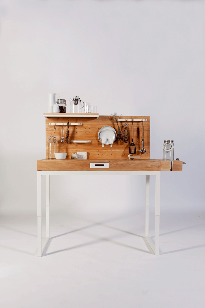 Dřevěná kuchyně od berlínského designéra Dirka Biotta je zatím ve fázi konceptu, nápadů má ale plno.
Dřevěná kuchyně od berlínského designéra Dirka Biotta je zatím ve fázi konceptu, nápadů má ale plno.