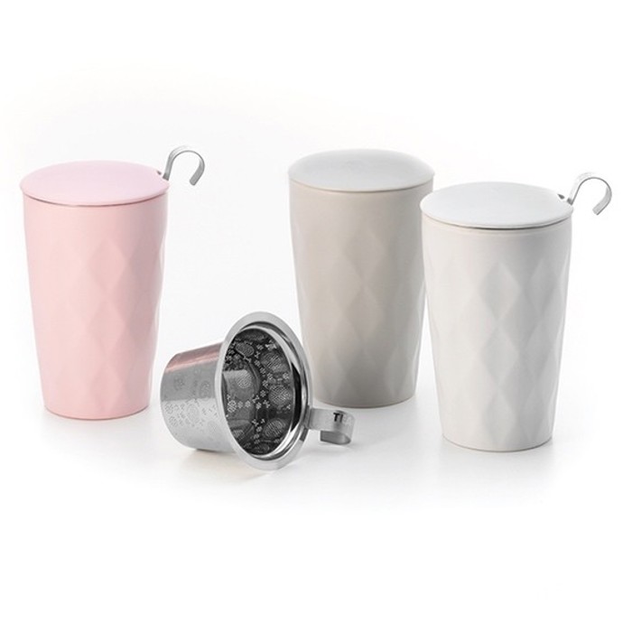 A další tip pro čajomily: dvojstěnný porcelánový termohrnek s nerezovým čajovým sítkem a procelánovým víčkem! 469 Kč, Gringostea.cz
