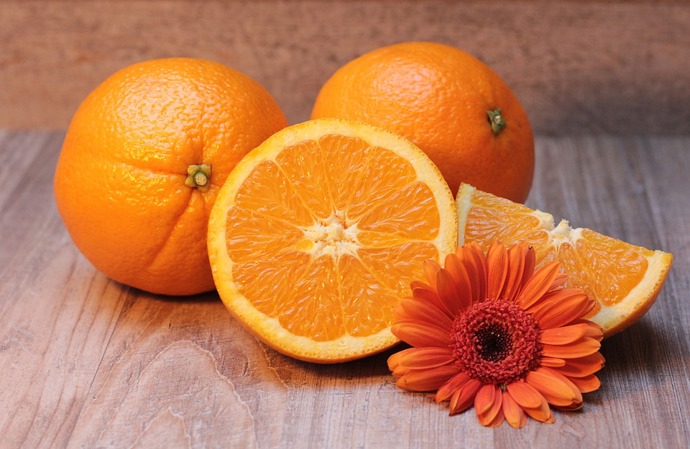 Vitamin C můžete přijímat i v ovoci a zelenině
