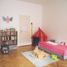 Před proměnou: Pokoj působil prázdně a děti tu netrávily moc času.
