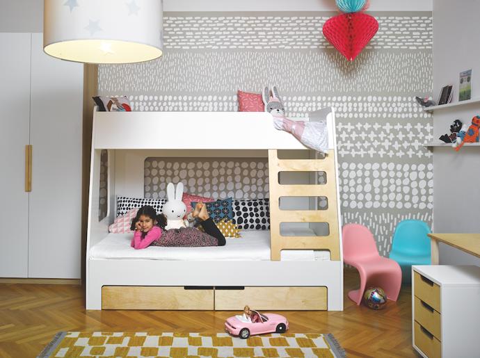Téměř nezařízená místnost se stala výzvou pro designérku i pro firmu Devoto, která se zabývá výrobou originálního nábytku do dětských pokojů.
Téměř nezařízená místnost se stala výzvou pro designérku i pro firmu Devoto, která se zabývá výrobou originálního nábytku do dětských pokojů.